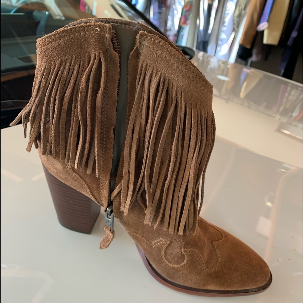 Sam Edelman fringe suede boots. Worn once Zip/side
